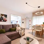 Charming Garden By Sé Braga