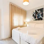 Charming Garden By Sé